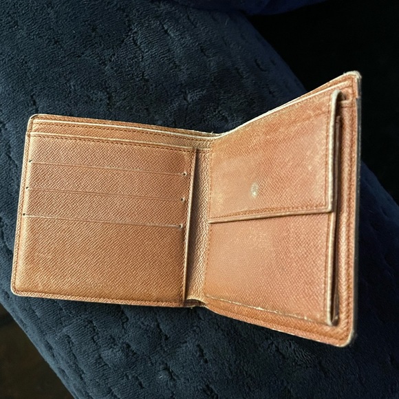 Louis Vuitton Men’s Wallet - Picture 2 of 8